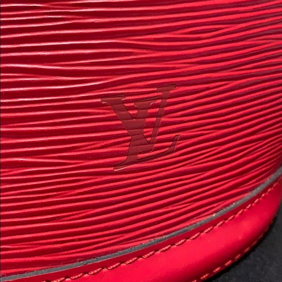LV red shoulder bag (authentic) - Picture 3 of 14
